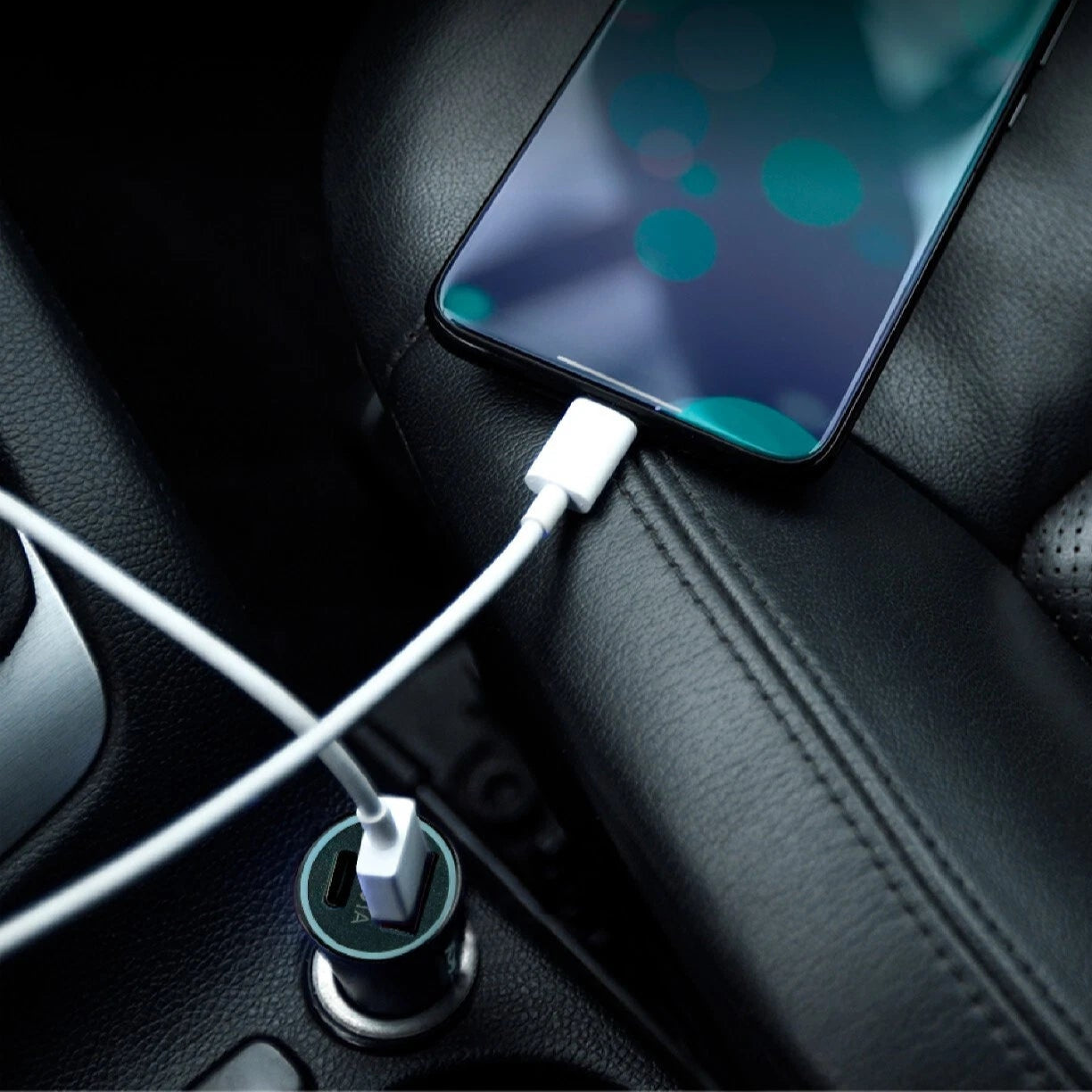 adaptador encendedor, 12V, cargador para carro, accesorios eléctricos carro, adaptador 12V 20W, fuente de poder automotriz, energía para auto, adaptador cigarrera, adaptador encendedor universal