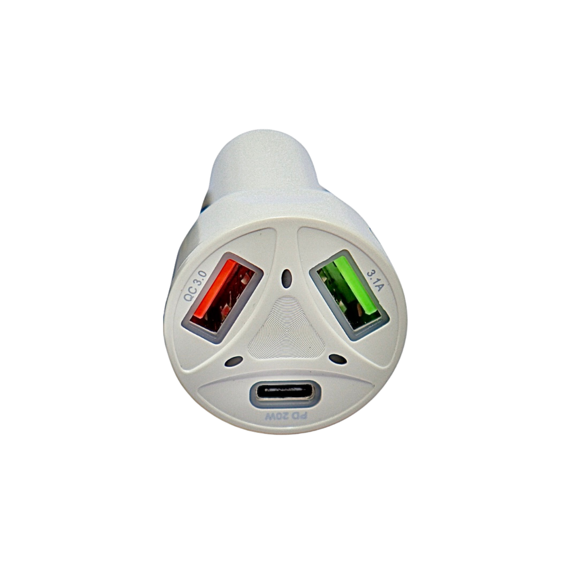 Cargador triple blanco para carro con 1 puerto Tipo C y 2 USB. Carga rápida inteligente sin dañar tu equipo. Ideal para viajes o uso diario.