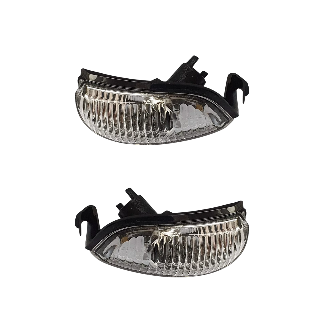 Direccional de espejo para Logan y Sandero. Repuesto original, mejora la visibilidad y seguridad al conducir. Fácil de instalar y resistente.