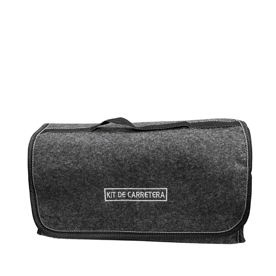 Maletín de seguridad vial en felpa con cierre de cremallera. Incluye elementos básicos para emergencias en carretera. Compatible con todo tipo de vehículos.