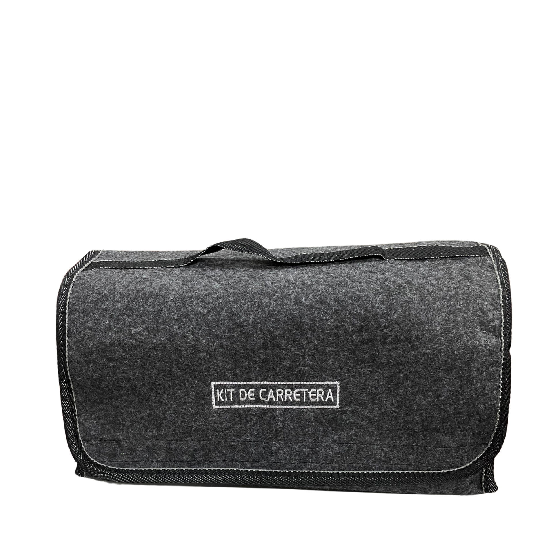Maletín de seguridad vial en felpa con cierre de cremallera. Incluye elementos básicos para emergencias en carretera. Compatible con todo tipo de vehículos.