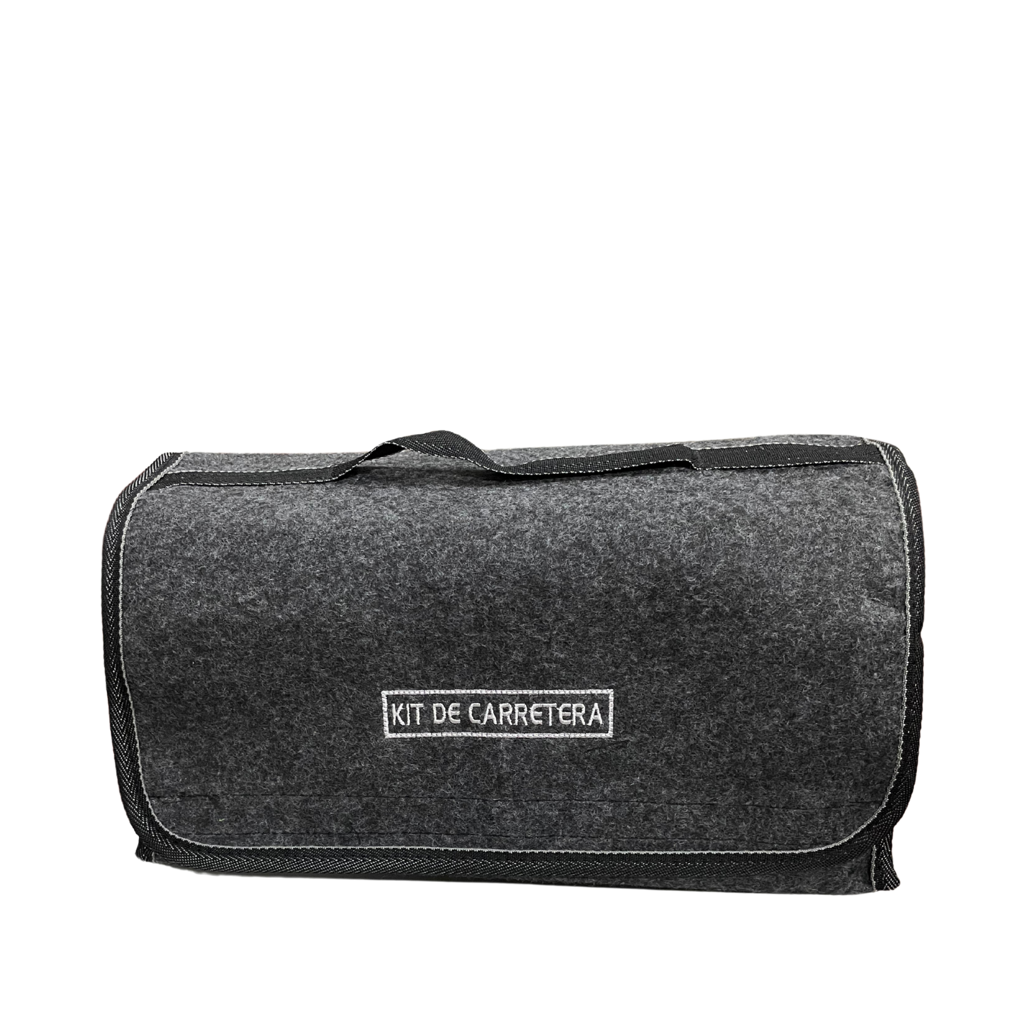 Maletín de seguridad vial en felpa con cierre de cremallera. Incluye elementos básicos para emergencias en carretera. Compatible con todo tipo de vehículos.