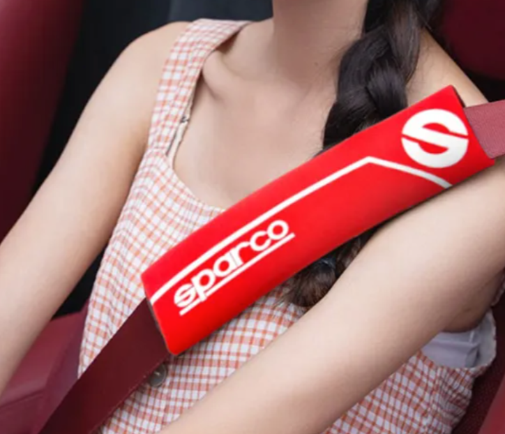 protector cinturón Sparco, accesorios deportivos auto, confort conducción, cinturón acolchado, rojo, velcro, Sparco original, seguridad y estilo