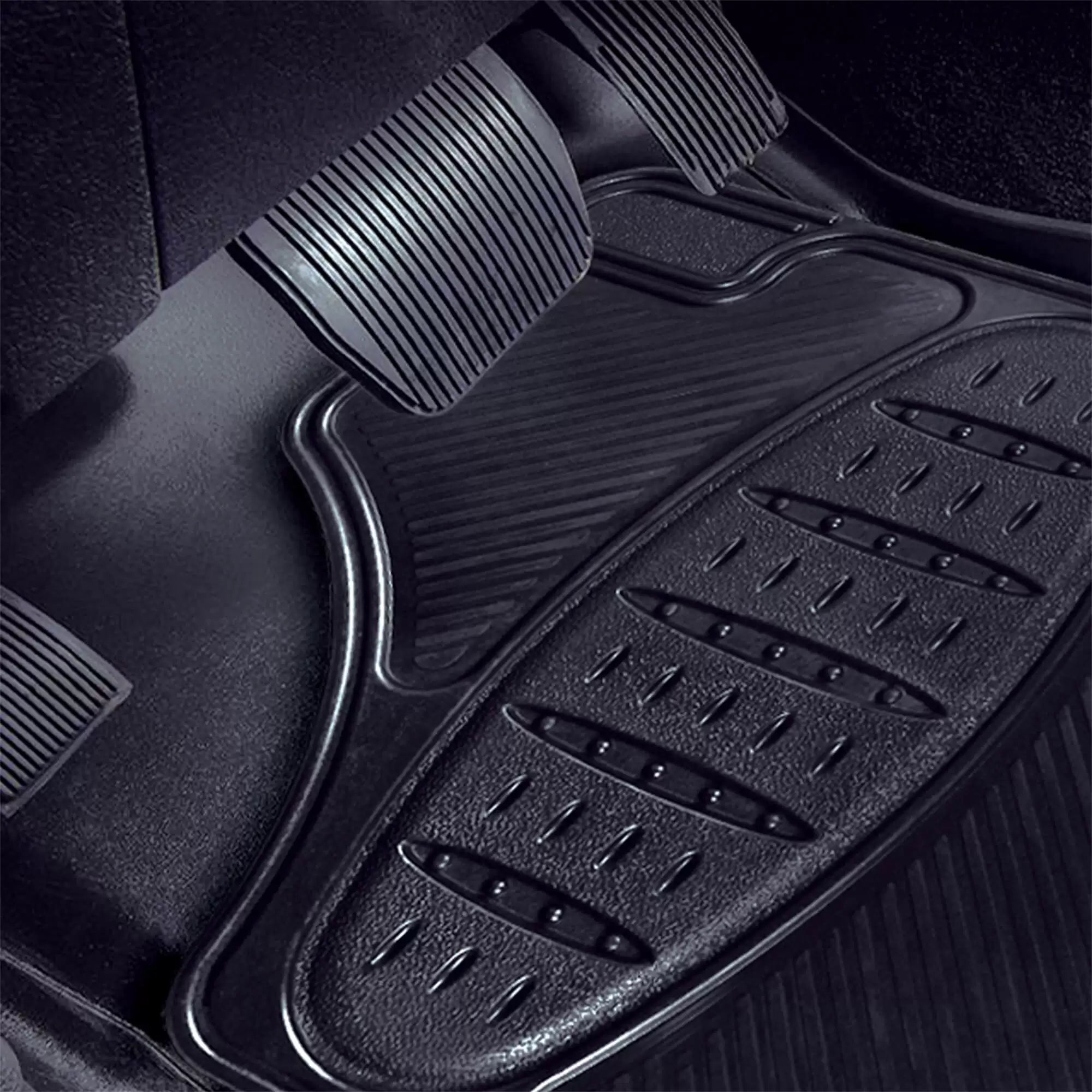 Tapete Hyundai Simoniz 3 piezas en PVC, lavable, resistente y antideslizante. Ideal para mantener limpio y elegante el interior de tu vehículo.