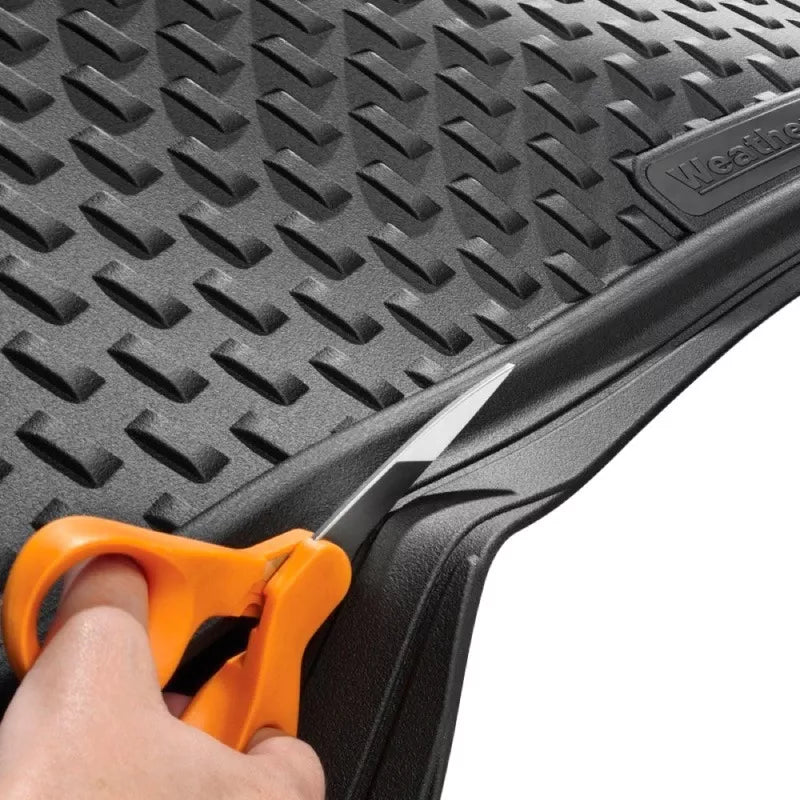 Tapete semiuniversal de alta calidad que protegen contra suciedad, humedad y polvo. Diseño adaptable Trim-to-Fit para un ajuste perfecto en cualquier vehículo.