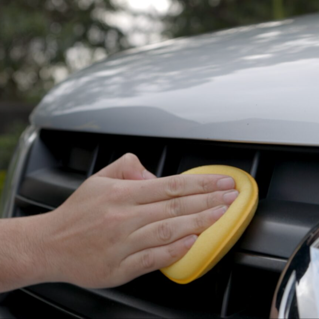 Meguiar’s Ultimate Protectant protege y restaura plásticos y vinilos con acabado brillante, duradero y sin grasa. Ideal para interiores y exteriores.